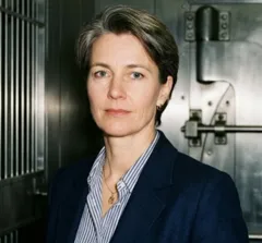 Anna Müller, Destination lawyer