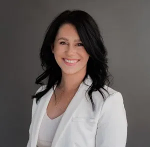 Camila Oliveira, Product Liability lawyer