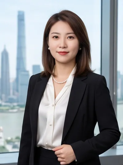 Wenqiao Chen, Business & Contract lawyer