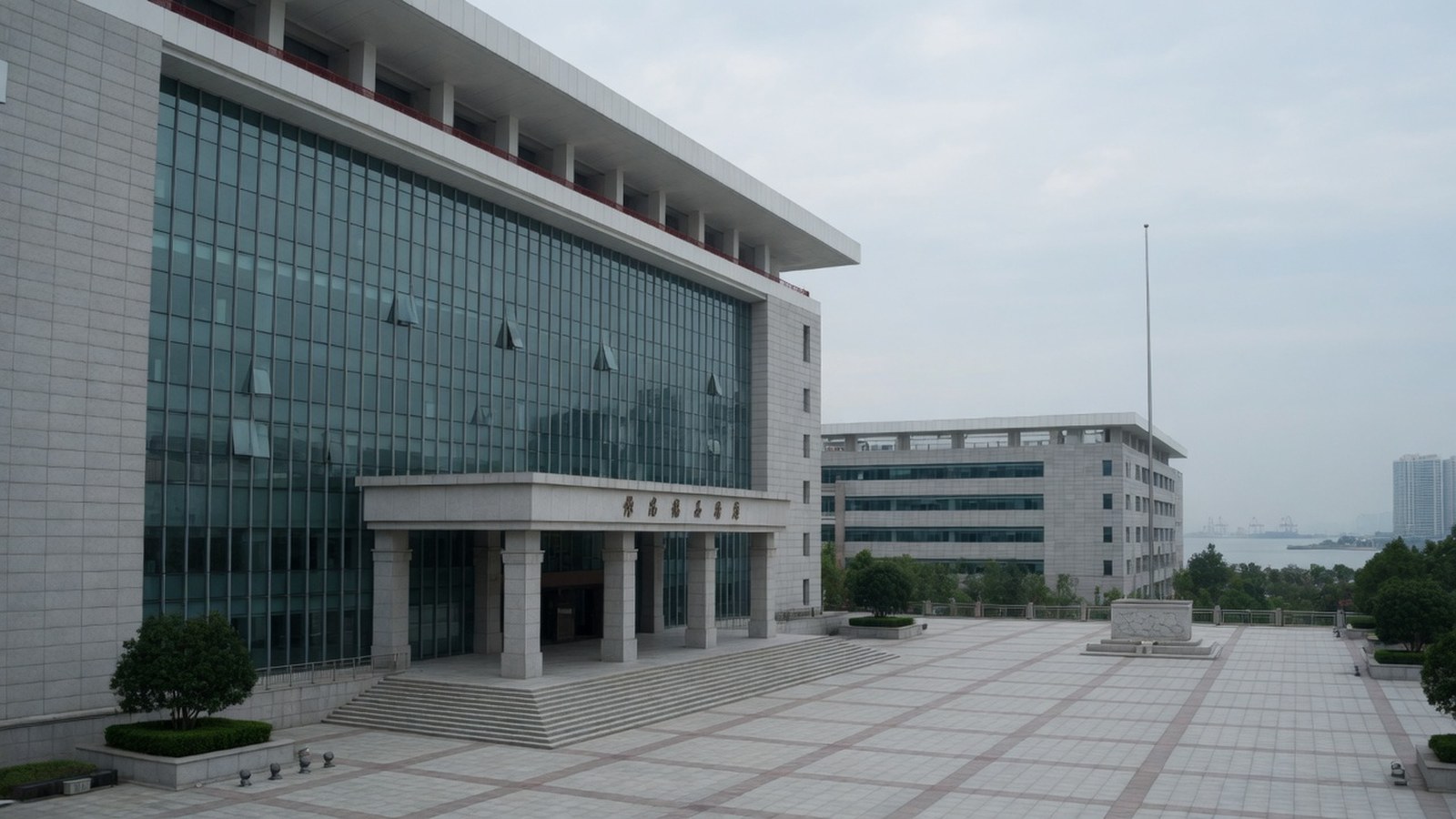Wenzhou civic architecture representing local institutions and court context